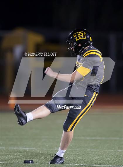 Thumbnail 2 in Oil City vs Thomas Jefferson (PIAA 4A Semi Final) photogallery.