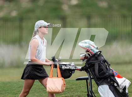 Thumbnail 3 in UIL 1A Golf Girls Finals photogallery.