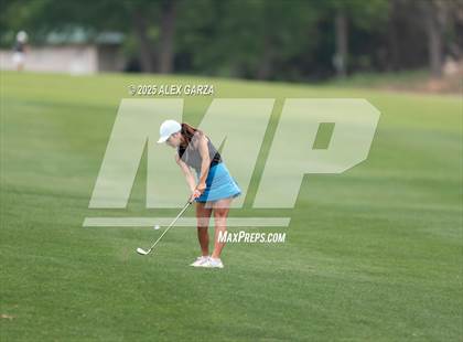 Thumbnail 2 in UIL 1A Golf Girls Finals photogallery.