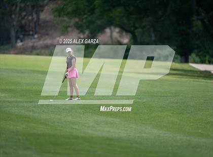 Thumbnail 2 in UIL 1A Golf Girls Finals photogallery.