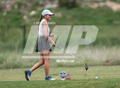 Thumbnail 2 in UIL 1A Golf Girls Finals photogallery.