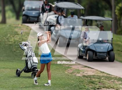 Thumbnail 1 in UIL 1A Golf Girls Finals photogallery.