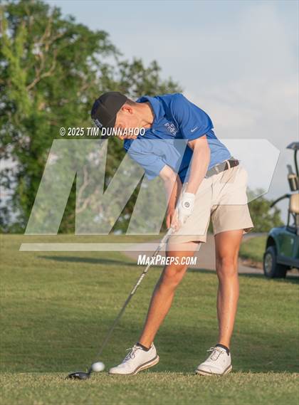 Thumbnail 3 in UIL 3A Boys Golf Finals (Round 2) photogallery.