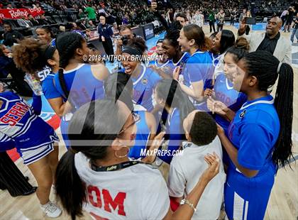 Thumbnail 2 in Serra vs. Sacred Heart Cathedral Preparatory (CIF State D1 Final) photogallery.