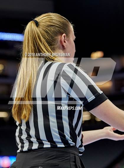 Thumbnail 3 in Serra vs. Sacred Heart Cathedral Preparatory (CIF State D1 Final) photogallery.