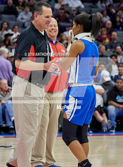 Thumbnail 2 in Serra vs. Sacred Heart Cathedral Preparatory (CIF State D1 Final) photogallery.