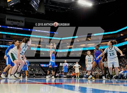Thumbnail 3 in Serra vs. Sacred Heart Cathedral Preparatory (CIF State D1 Final) photogallery.