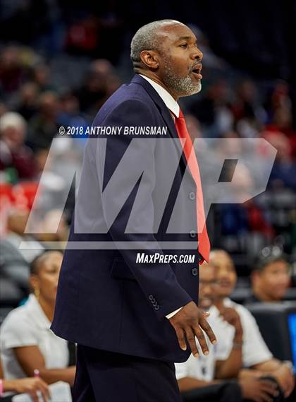 Thumbnail 1 in Serra vs. Sacred Heart Cathedral Preparatory (CIF State D1 Final) photogallery.