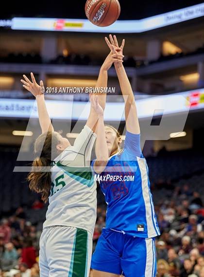 Thumbnail 1 in Serra vs. Sacred Heart Cathedral Preparatory (CIF State D1 Final) photogallery.