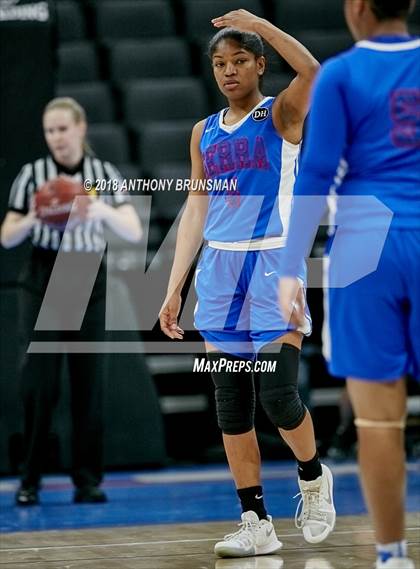 Thumbnail 1 in Serra vs. Sacred Heart Cathedral Preparatory (CIF State D1 Final) photogallery.