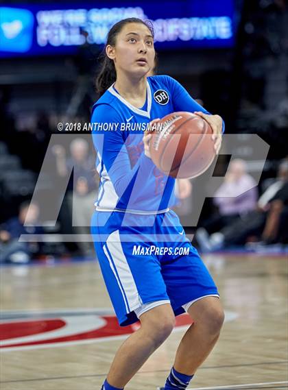 Thumbnail 2 in Serra vs. Sacred Heart Cathedral Preparatory (CIF State D1 Final) photogallery.