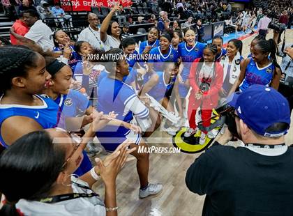 Thumbnail 1 in Serra vs. Sacred Heart Cathedral Preparatory (CIF State D1 Final) photogallery.