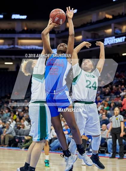 Thumbnail 2 in Serra vs. Sacred Heart Cathedral Preparatory (CIF State D1 Final) photogallery.