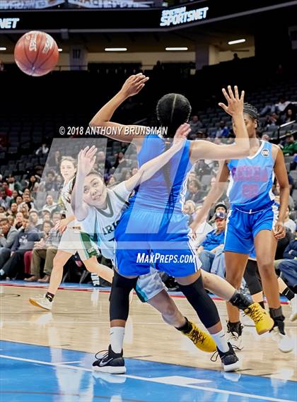 Thumbnail 2 in Serra vs. Sacred Heart Cathedral Preparatory (CIF State D1 Final) photogallery.