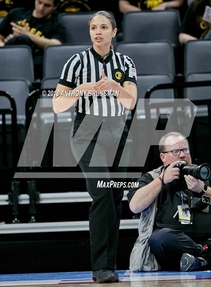 Thumbnail 3 in Serra vs. Sacred Heart Cathedral Preparatory (CIF State D1 Final) photogallery.