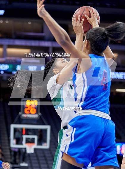 Thumbnail 2 in Serra vs. Sacred Heart Cathedral Preparatory (CIF State D1 Final) photogallery.