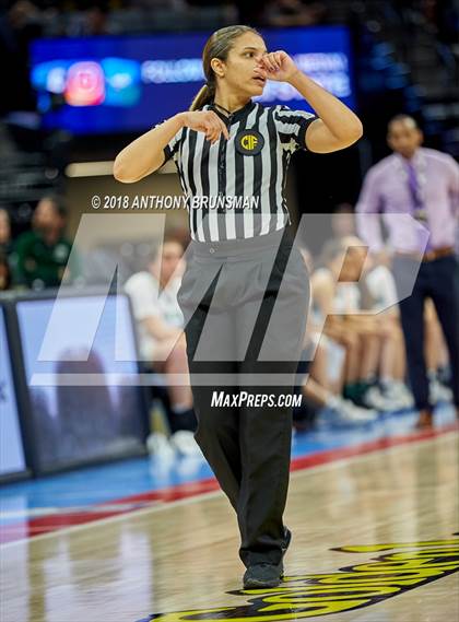 Thumbnail 2 in Serra vs. Sacred Heart Cathedral Preparatory (CIF State D1 Final) photogallery.