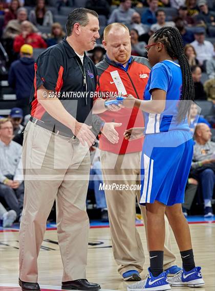 Thumbnail 3 in Serra vs. Sacred Heart Cathedral Preparatory (CIF State D1 Final) photogallery.