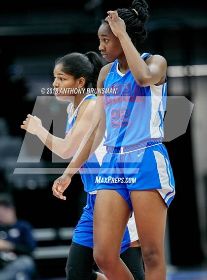 Thumbnail 3 in Serra vs. Sacred Heart Cathedral Preparatory (CIF State D1 Final) photogallery.