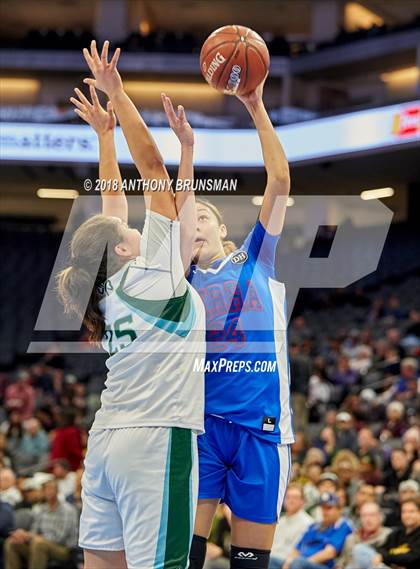Thumbnail 3 in Serra vs. Sacred Heart Cathedral Preparatory (CIF State D1 Final) photogallery.