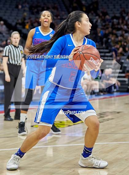 Thumbnail 2 in Serra vs. Sacred Heart Cathedral Preparatory (CIF State D1 Final) photogallery.