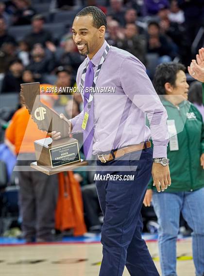 Thumbnail 2 in Serra vs. Sacred Heart Cathedral Preparatory (CIF State D1 Final) photogallery.
