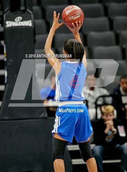 Thumbnail 2 in Serra vs. Sacred Heart Cathedral Preparatory (CIF State D1 Final) photogallery.