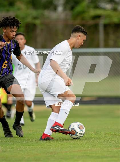 Thumbnail 2 in Jack Britt vs. Southern Lee (Battle for the Bell) photogallery.