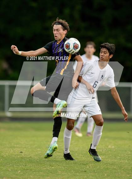 Thumbnail 3 in Jack Britt vs. Southern Lee (Battle for the Bell) photogallery.