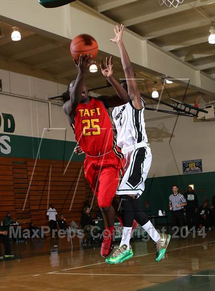Thumbnail 2 in Taft vs. Inglewood (Paul Pierce Classic)  photogallery.