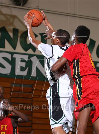 Thumbnail 2 in Taft vs. Inglewood (Paul Pierce Classic)  photogallery.