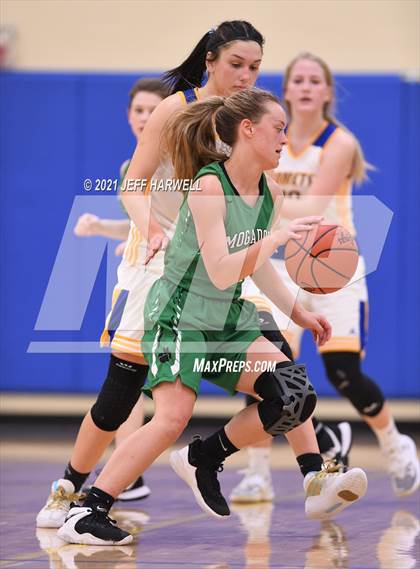 Thumbnail 2 in Mogadore @ Coventry photogallery.