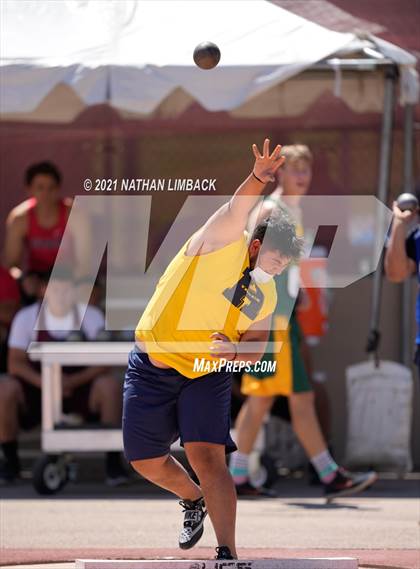 Thumbnail 1 in NMAA 4A Track and Field Championships photogallery.