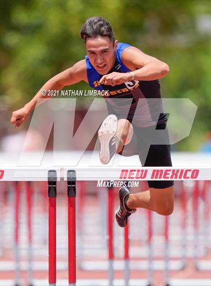 Thumbnail 1 in NMAA 4A Track and Field Championships photogallery.