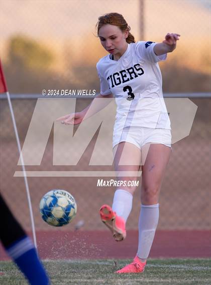 Thumbnail 3 in Kingman Academy @ Kingman photogallery.