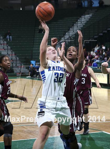 Thumbnail 1 in Horseheads vs Ossining (NYSPHSAA Class AA Regional Final) photogallery.