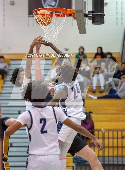 Thumbnail 3 in Cherokee Trail vs Arapahoe photogallery.