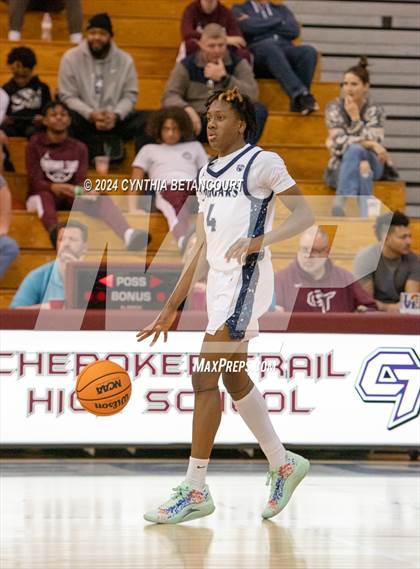 Thumbnail 2 in Cherokee Trail vs Arapahoe photogallery.