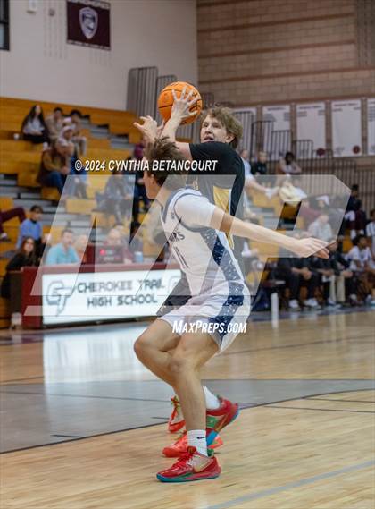 Thumbnail 3 in Cherokee Trail vs Arapahoe photogallery.