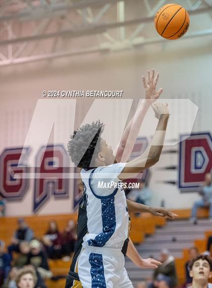 Thumbnail 1 in Cherokee Trail vs Arapahoe photogallery.