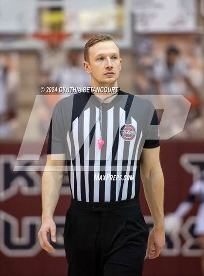 Thumbnail 2 in Cherokee Trail vs Arapahoe photogallery.