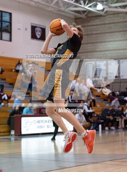 Thumbnail 2 in Cherokee Trail vs Arapahoe photogallery.