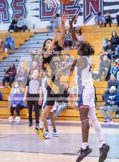 Thumbnail 2 in Cherokee Trail vs Arapahoe photogallery.