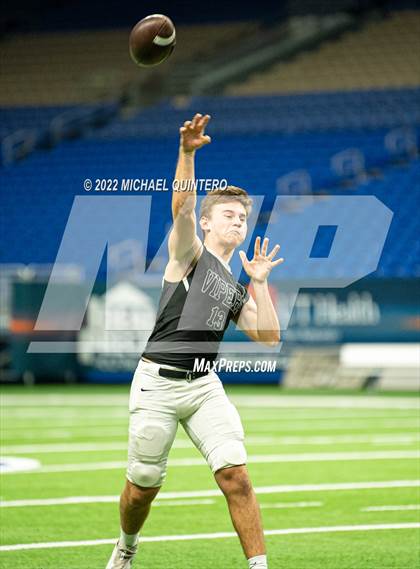 Thumbnail 1 in Vandegrift vs. Harlan (UIL 5A Division 2 Regional Playoff) photogallery.