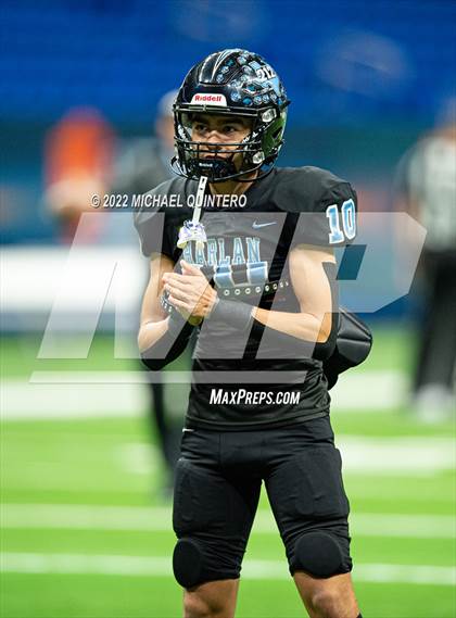 Thumbnail 1 in Vandegrift vs. Harlan (UIL 5A Division 2 Regional Playoff) photogallery.