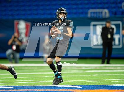 Thumbnail 2 in Vandegrift vs. Harlan (UIL 5A Division 2 Regional Playoff) photogallery.
