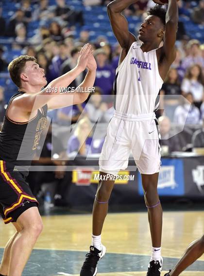 Thumbnail 2 in O'Dea vs. Garfield (WIAA 3A Quarterfinal) photogallery.