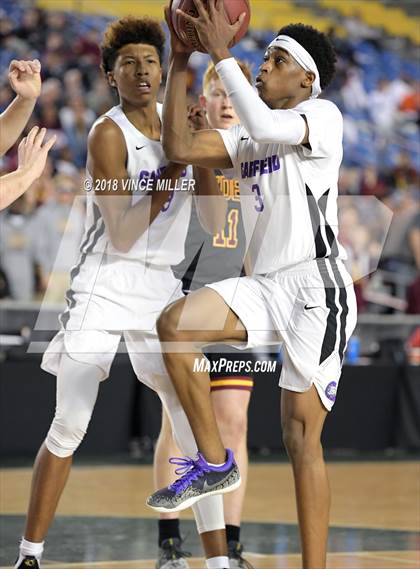 Thumbnail 2 in O'Dea vs. Garfield (WIAA 3A Quarterfinal) photogallery.