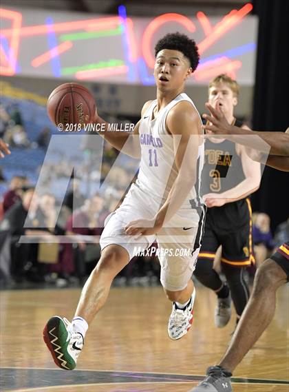 Thumbnail 2 in O'Dea vs. Garfield (WIAA 3A Quarterfinal) photogallery.
