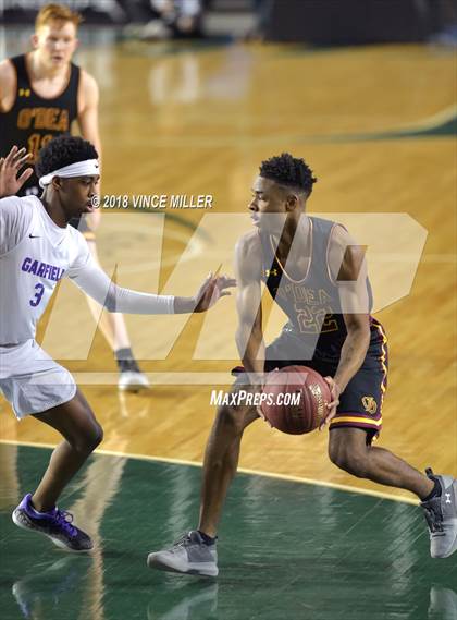Thumbnail 2 in O'Dea vs. Garfield (WIAA 3A Quarterfinal) photogallery.